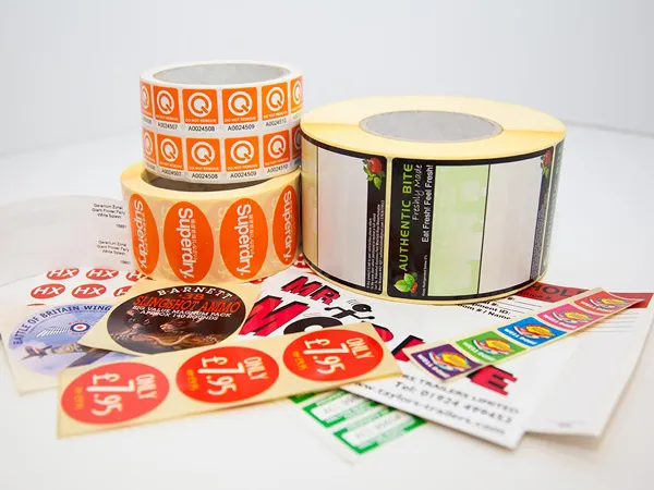 Machine de Découpe de Labels à Plat avec Fonction Roll-to-Roll et Roll-to-Sheet (HMQ-350A) Matériaux personnalisés